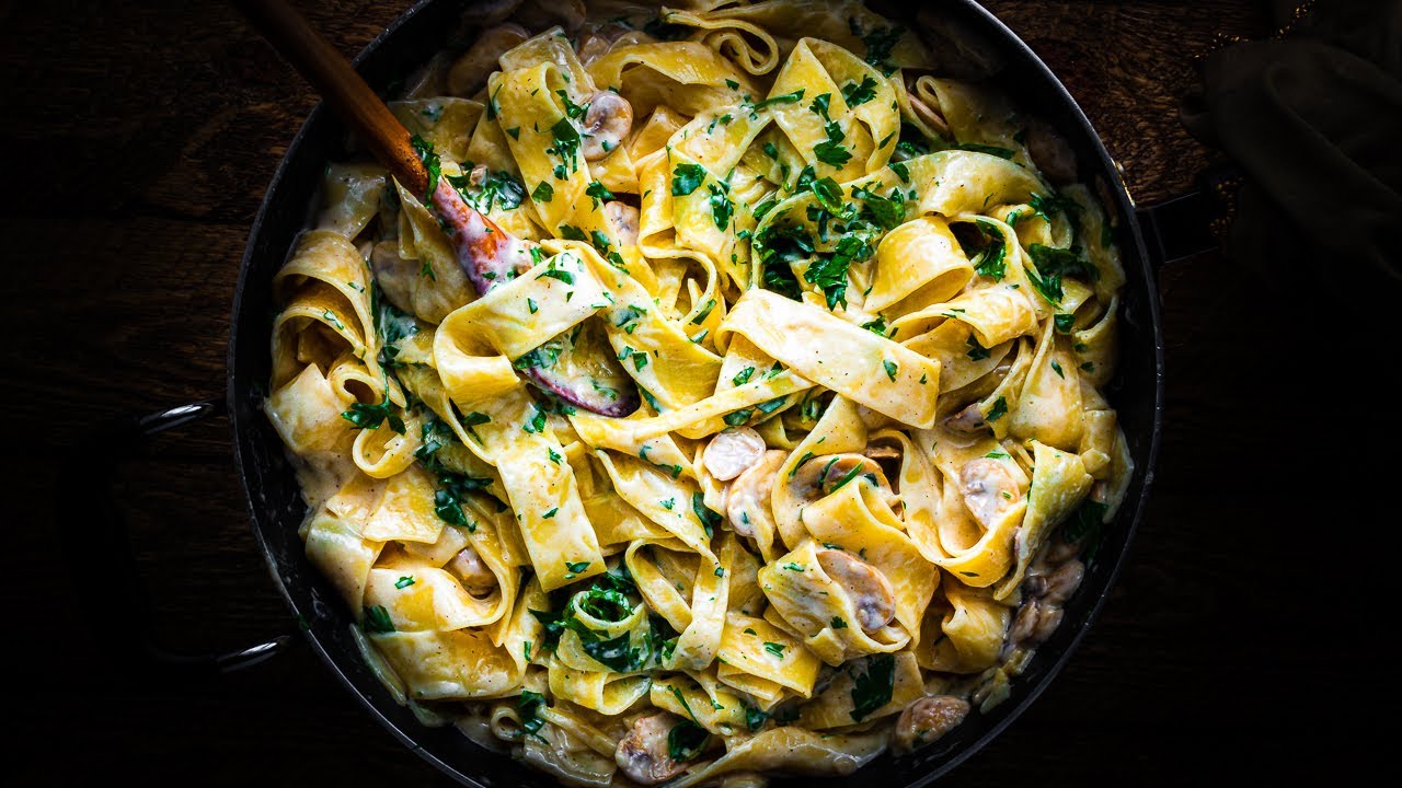 Creamy Garlic Mushroom Pasta | EASIEST METHOD!