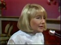 Capture de la vidéo Blossom Dearie--My Gentleman Friend, Soon It's Gonna Rain, 1967 Tv