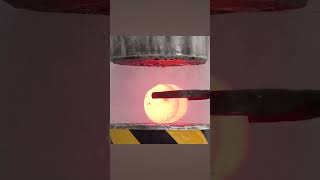 500-ton hydraulic press VS red-hot discus#Shorts