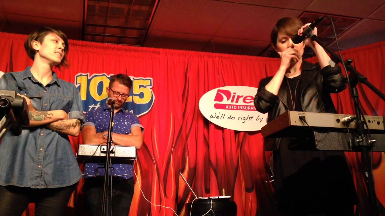 Tegan and Sara - Q&A about being 16 & the hardest person to come out to -Nashville at River Garage