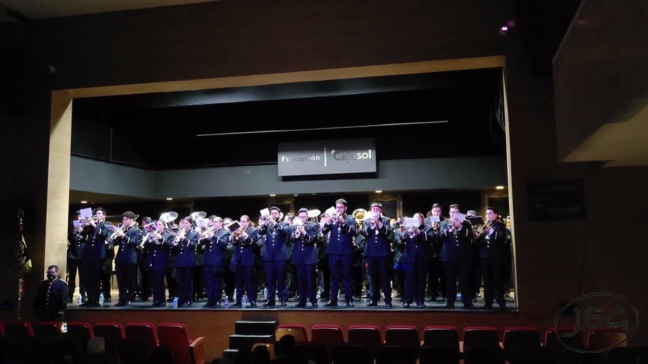 Agrupación Musical Stmo Cristo de la Clemencia de Jerez toca 