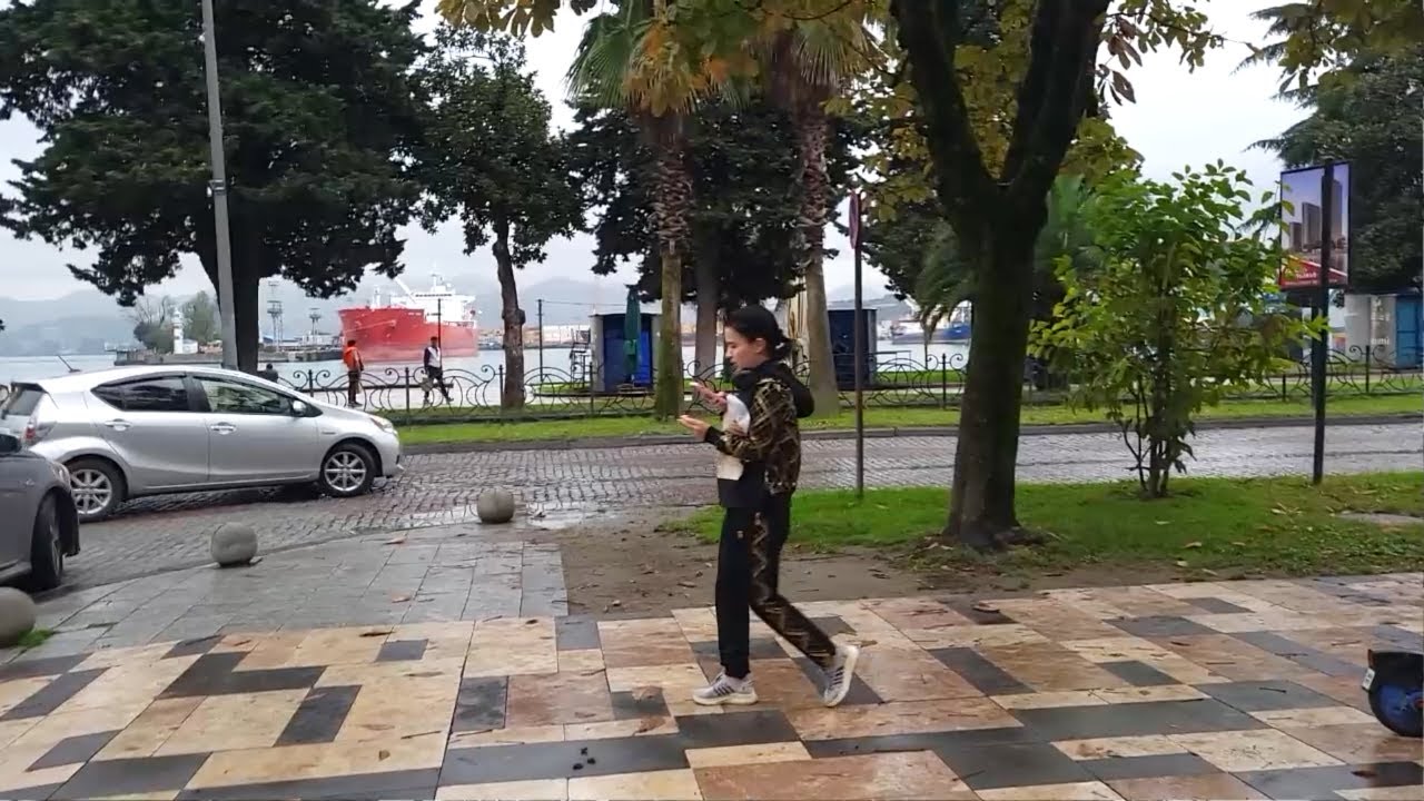 I walked in Old Town Batumi during light rain. Батуми Грузия Georgia Autumn 2025