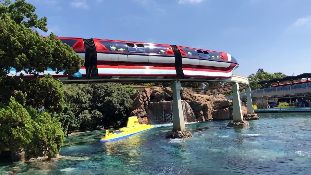 Finding Nemo Submarine Ride at Disneyland California - YouTube