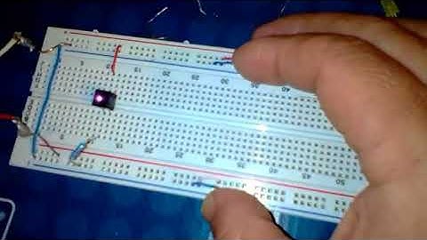 Comprobar el funcionamiento del sensor CNY 70 Coimo se conecta