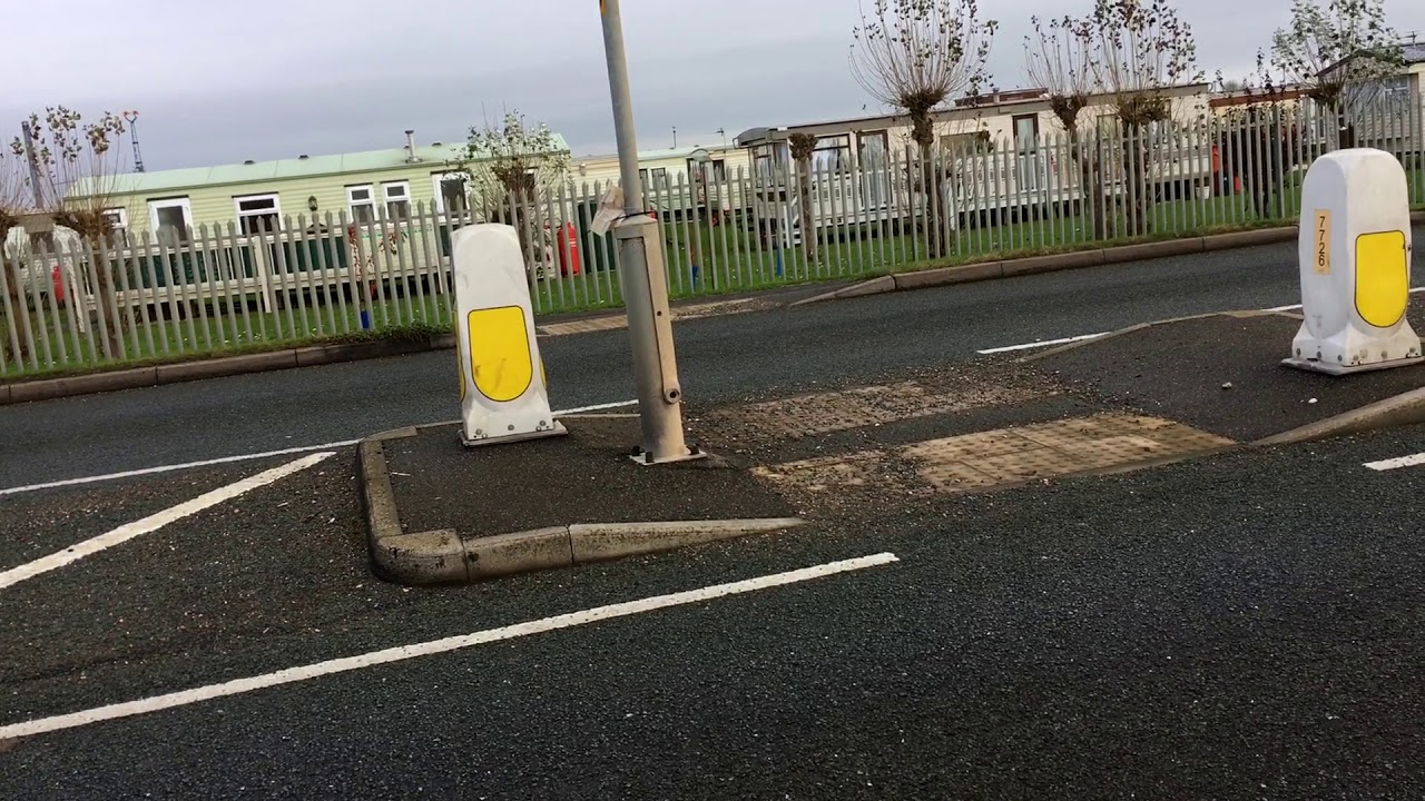 new-bus-stops-and-improved-footpath-in-ingoldmells-being-built-youtube