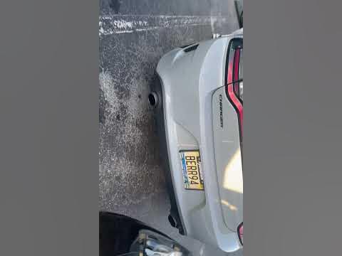 5.7 hemi vs 6.4 hemi - YouTube