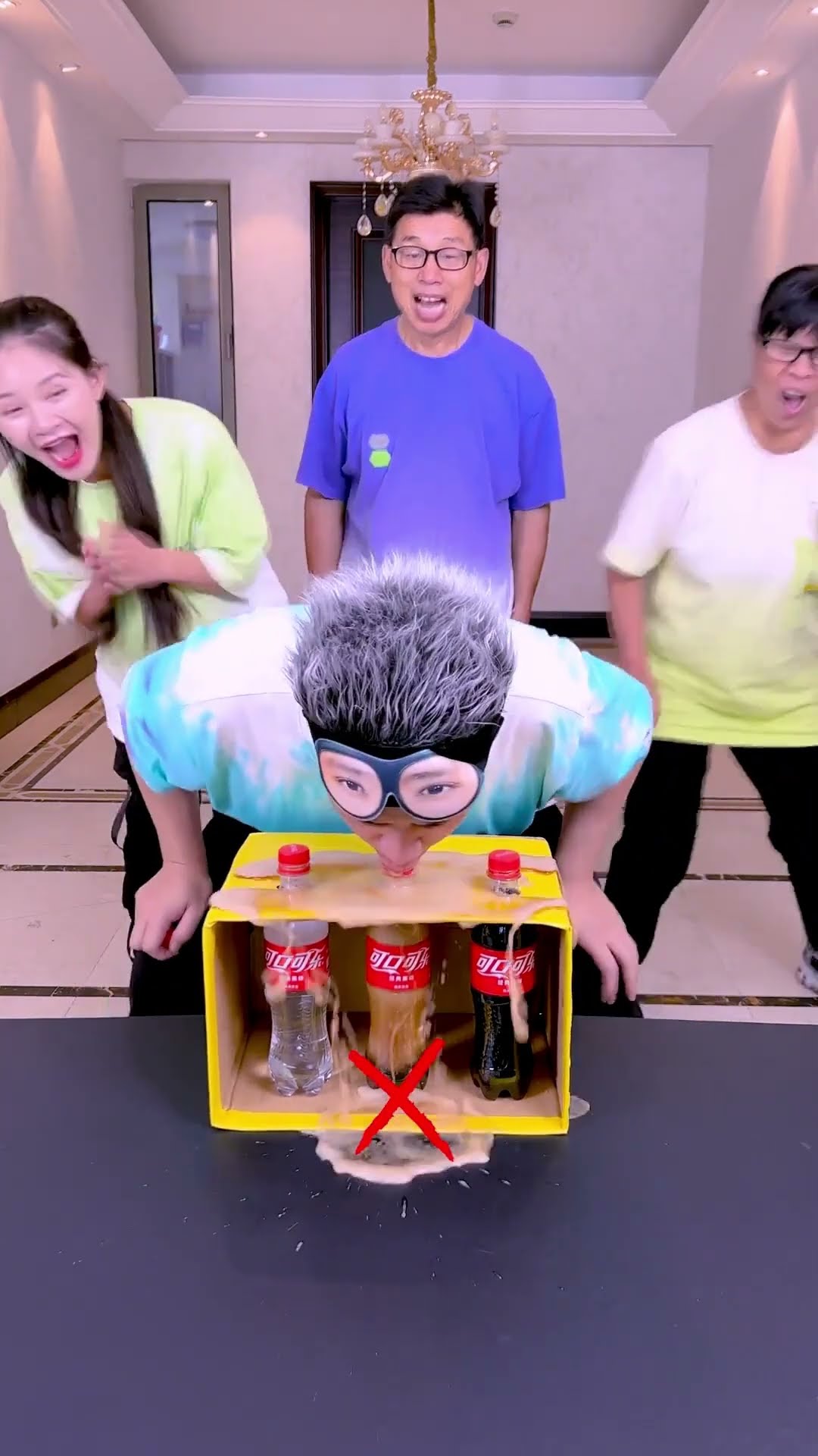 Dragon Water Sucking Challenge, So Exciting#Christmas #Funnyfamily #Partygames #Funny
