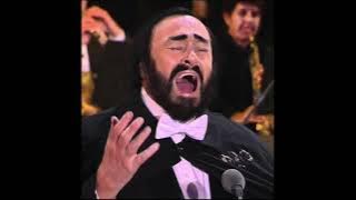 Apple bottom jeans by Luciano Pavarotti