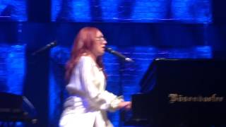 Tori Amos- &quot;Datura&quot; section of &quot;Take To The Sky&quot; live in Da