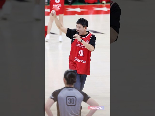 정관장 레드부스터스 농구장에서 만난 홍창화 응원단장