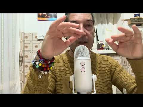 ASMR RISPONDO ALLE DOMANDE DEL CANALE WHATSAPP E POI TRIGGHERS CON L ACQUA 