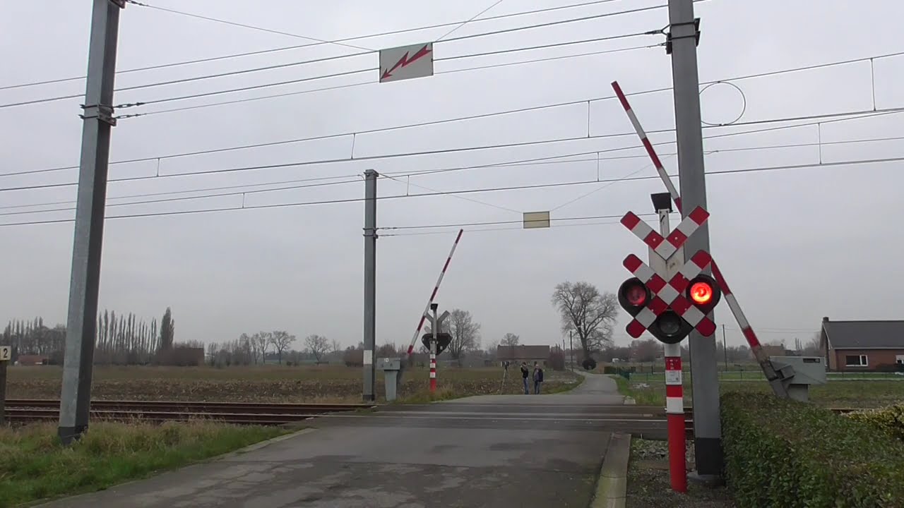 Spoorwegovergang Aarsele (Tielt)/ Passage a Niveau/ Railroad-/ Level Crossing/ Bahnübergang