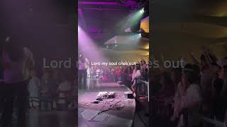 Praise Him - so beautiful when a generation is soldout to Jesus. #worshipmusic #jesus #worship