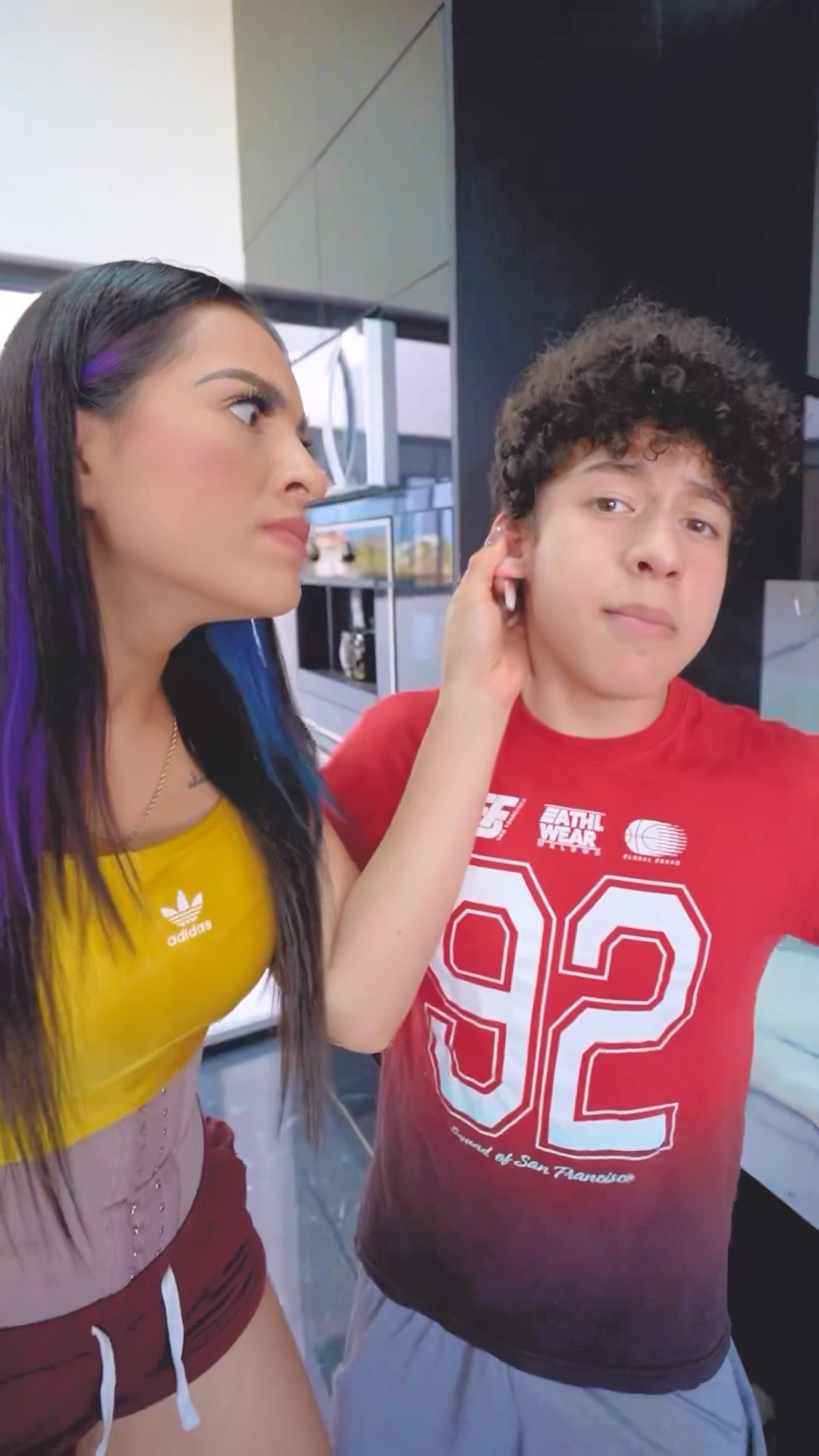 SPAY TIENE AMIGUITAS RESBALOSAS!! #comedia #humor