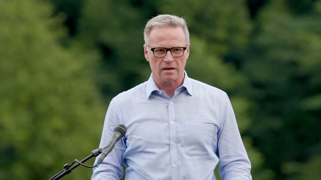 SBB Andreas Meyer - Digitalisierungspotential der Schweiz realisieren - 10 Jahre Parldigi free fonts