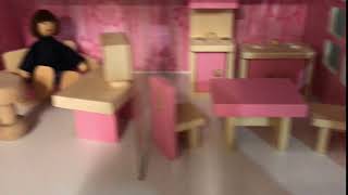 https://www.gfwoodentoys.com/product-category/wooden-doll-house-toys-for-kids/