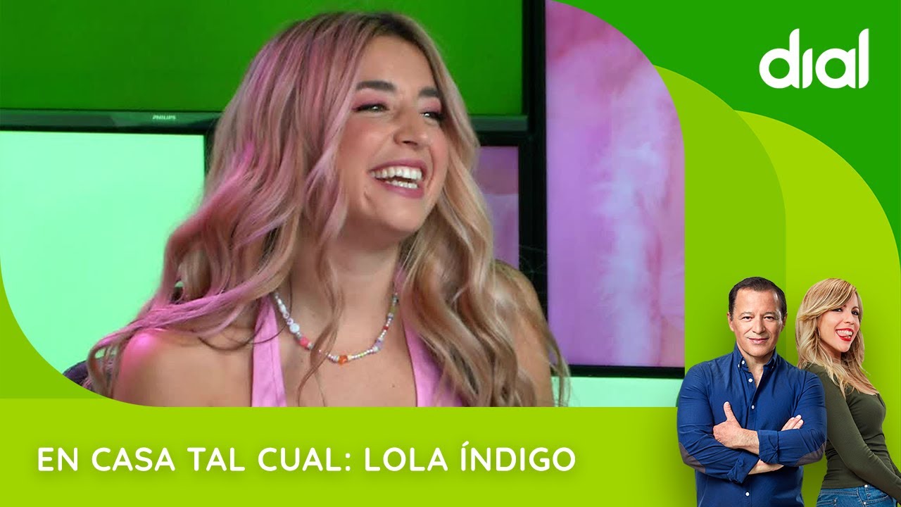 Sacamos 'la niña de la escuela' que Lola Índigo lleva dentro frente a una pizarra