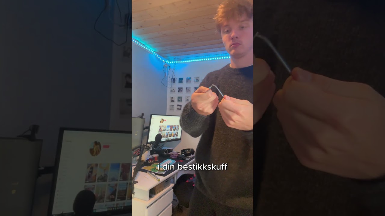 Lager en Ring av en Skjei fra en Bestikkskuff  