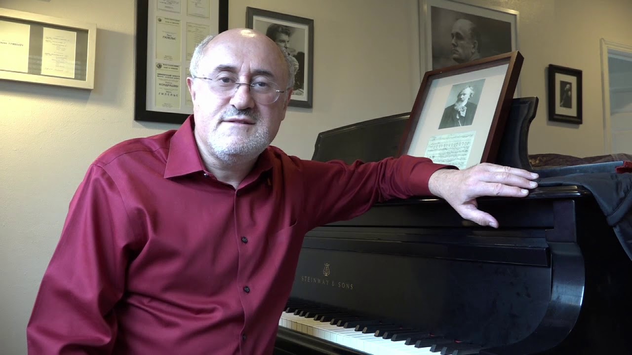 Dmitry Rachmanov spielt Brahms