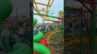 NEU: Erdbeer Raupenbahn in Karls Erlebnis-Dorf Oberhausen #karlserlebnisdorf #achterbahn #shorts
NEU: Erdbeer Raupenbahn in Karls Erlebnis-Dorf Oberhausen #karlserlebnisdorf #achterbahn #shorts
►►► Abonnieren / Subscribe: https://www.youtube.com/channel/UCAXYSQNbmozmM_gDiVC6D0A?sub_confirmation=1
►►► Kanal-Mitglied werden: https://www.youtube.com/channel/UCAXYSQNbmozmM_gDiVC6D0A/join
#########################################
► Parkvorstellungen - https://www.youtube.com/playlist?list=PLHBZ2sQCYBdUN191KsSAbh3YM60-EaVDf
► Achterbahnen - https://www.youtube.com/playlist?list=PLHBZ2sQCYBdUpFWT8u8kxlrtogv1g6RP4
► Achterbahn-POVs - https://www.youtube.com/playlist?list=PLHBZ2sQCYBdXOx8Ai0kZpOtXx3z08Sc9C
► Dokumentationen / Berichte - https://www.youtube.com/playlist?list=PLHBZ2sQCYBdWgtwoVpncOaRA4OSh04zrE
► Wildwasserbahnen / Rundfahrgeschäfte - https://www.youtube.com/playlist?list=PLHBZ2sQCYBdUq_80pk3_cEQnCLGGYg3SL
► Kirmes - https://www.youtube.com/playlist?list=PLHBZ2sQCYBdURK-xI_Cg0GKse5hcRVwFJ
TOUREN
- Orlando 2023: https://www.youtube.com/playlist?list=PLHBZ2sQCYBdV0m8RV5OkYDzUWKGWJE5KV
- USA 2022 East Coast Escalation Tour: https://www.youtube.com/playlist?list=PLHBZ2sQCYBdXaO8mUOg08FBX482_MlvaI
- UK-Trip 2022: https://www.youtube.com/playlist?list=PLHBZ2sQCYBdUBUrFJPZSWHbpy19tnW5CE
- Finnland 2022: https://www.youtube.com/playlist?list=PLHBZ2sQCYBdW3HAtN7qlwrwqfVcKmVmio
- Vereinigte Arabische Emirate Tour 2020: https://www.youtube.com/playlist?list=PLHBZ2sQCYBdXxJq-y391fRMUkSFurh72S
- USA / Canada Tour 2019: https://www.youtube.com/playlist?list=PLHBZ2sQCYBdWTdfCs8f97xEcQFZAD43TI
- Orlando Tour 2018: https://www.youtube.com/playlist?list=PLHBZ2sQCYBdUKkUE67ly-0Y5juQ9OBeR4
- USA Tour 2017: https://www.youtube.com/playlist?list=PLHBZ2sQCYBdW3xlLT29fu2PyfA4a-Ul7i
- Skandinavien Tour 2016: https://www.youtube.com/playlist?list=PLHBZ2sQCYBdXNRlLeOIdWsvyZYLZjz4Rr
#########################################
Musikdatenbank:
https://www.epidemicsound.com/referral/4bom04
#########################################
► Coaster Toaster auf TikTok: https://www.tiktok.com/@_coastertoaster_
► Coaster Toaster auf Instagram: https://www.instagram.com/_coastertoaster_/
► Coaster Toaster auf Facebook: https://www.facebook.com/derCoasterToaster
►►►Jetzt Coaster Toaster Merch shoppen:
https://coaster-toaster.myspreadshop.de/
► Komm mit auf den Goldentapes-Discord-Server: https://discord.gg/tNZMHWe2
#########################################
Persönliche Empfehlungen:
Google-Maps mit allen besuchten Parks/Attraktionen mit Videos:
https://www.google.com/maps/d/viewer?mid=1QYoreknxpR8ktwc3PL1WWFw7DfFxdzAW&usp=sharing
onride.de - Faszination Achterbahn | Eine der größten deutschsprachigen Achterbahn/Freizeitpark-Communities
https://onride.de/
Coaster-Count | Anlaufstelle Nummer 1 fürs Counten + Tourplanung
https://coaster-count.com/
Freundeskreis Kirmes und Freizeitparks e.V. | Deutschlands mitgliederstärkster Verein für Kirmes- und Freizeitparkfans
https://fkfev.de/
Kontakt:
info@coastertoaster.de
#achterbahn #rollercoaster #freizeitpark #themepark #onride #pov #coastertoaster NEU: Erdbeer Raupenbahn in Karls Erlebnis-Dorf Oberhausen #karlserlebnisdorf #achterbahn #shorts