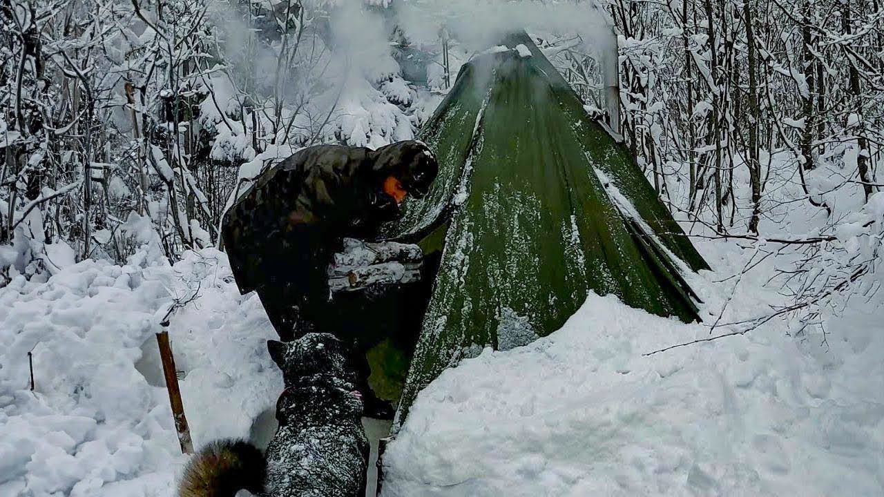 3 Days SOLO SURVIVAL CAMPING In DEEP SNOW - Winter Storm Bushcraft Hot ...