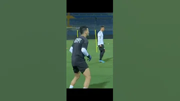 رسميا احمد سيد زيزو حارس منتخب مصر أمام غينيا Ronaldo Football Youtube 