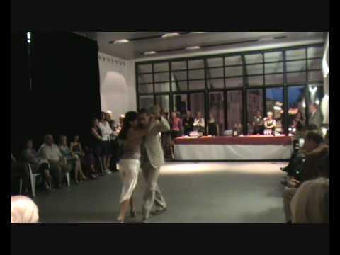 Roque Castellano y Giselle Gatica-Luján. "Milonga vieja milonga". Pamplona 2009