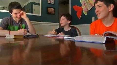 Phoenix School District says students can