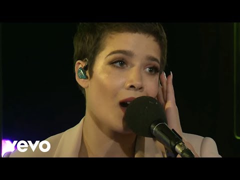 Halsey - The Sound ( cover in the Live Lounge)