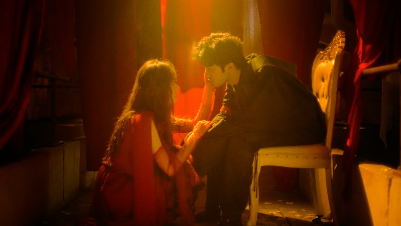SEARCHLIGHT - Searchlight (Official Music Video) SEARCHLIGHT - Searchlight (Official Music Video)