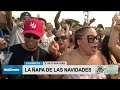 Turistas viven la experiencia de las Fiestas de la Calle San Sebastián