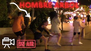 hombre árbol hace correr a la gente del miedo que da!! mira este video para que te rías