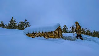 14 Days Solo Survival Camping in Rain and Snow - Building Warm Bushcraft Shelter in Winter