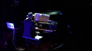 Finn Andrews - Under the Folding Branches - Live at de Hertz, Tivoli Vredenburg