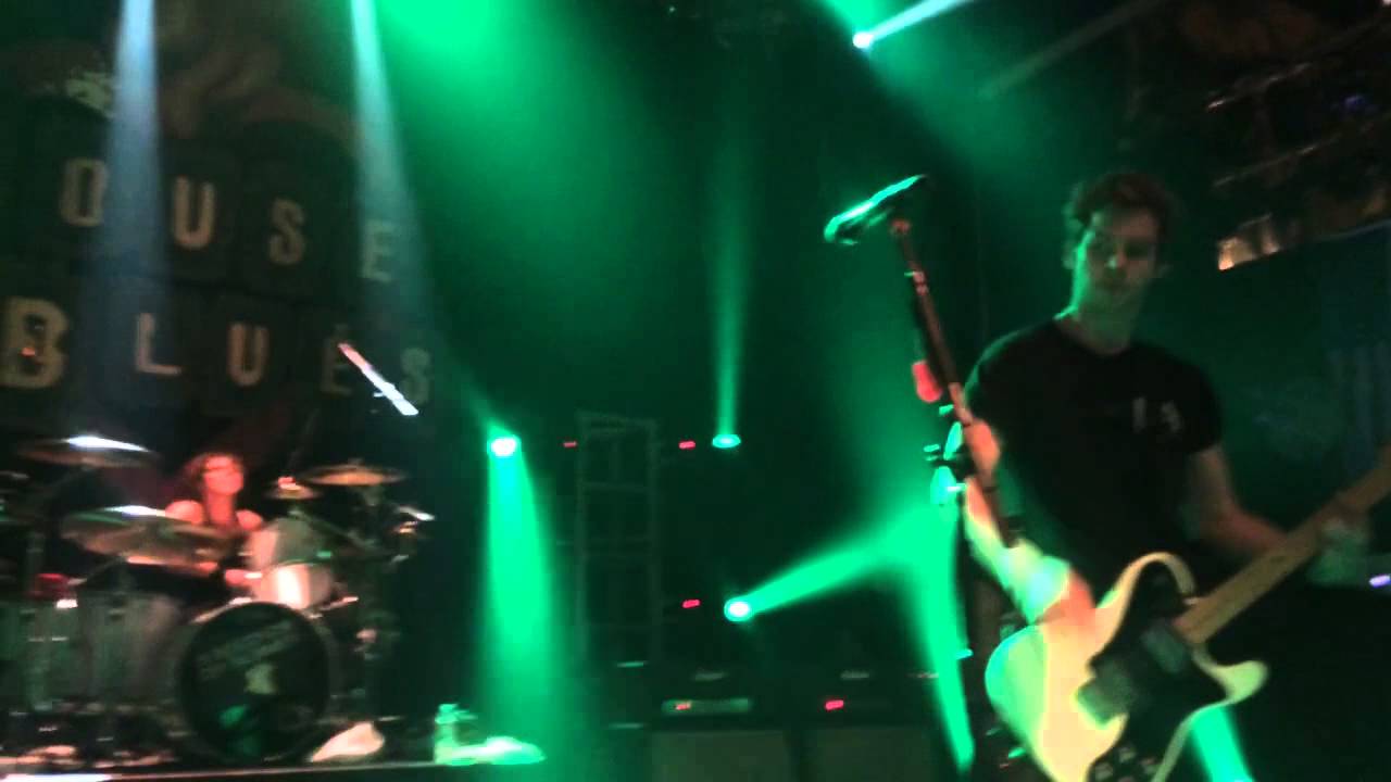 5 Seconds of Summer - American Idiot (Cover) live in LA