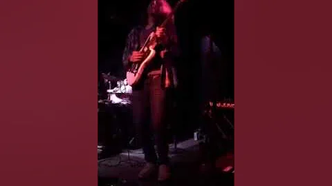 Ricky Hendrix & Burke Valley - solo on Crazy