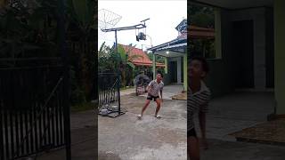 Alat Bantu Latihan Spike Bola Voli