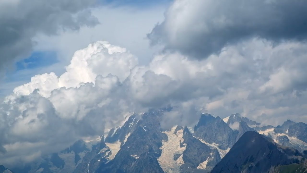 Timelapse of Mont Blanc from Mont Valaisan