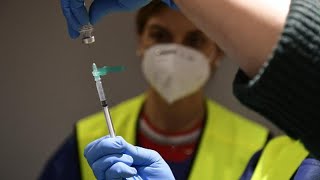Parte dalla gran bretagna il via libera all'uso del secondo vaccino
contro covidaltre informazioni :
https://it.euronews.com/2020/12/30/scatta-l-ok-al-vac...