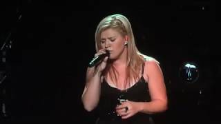 Kelly Clarkson   A Moment Like This+leslie nord2w