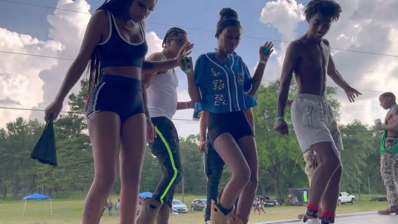 Watch Exklusive Dont Miss x Comin Through Official Video on YouTube Watch Exklusive Dont Miss x Comin Through Official Video on YouTube