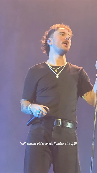 🎬 Cian Ducrot almost drops his mic during “I Will Be Waiting”! 😱 (Tilburg 2025)