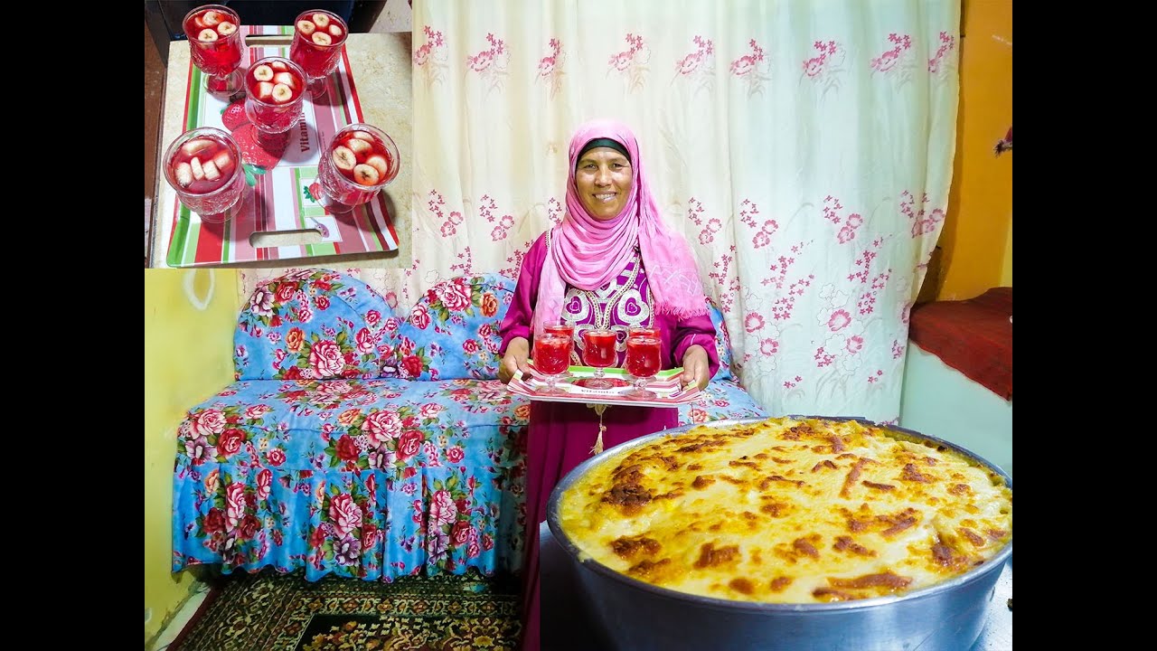 غدانا النهاردة صينية مكرونة باشميل  وعملت لهم كمان چيلى فراولة بالموز  يارب طريقتى تعجبكم 👌