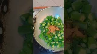 bhindi ki bhujia sabji 😋😋