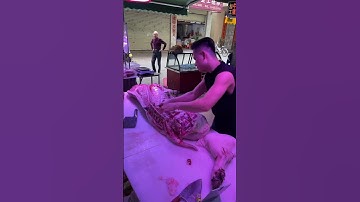 Specialising in the splitting of pork 1 #food #delicious #meat