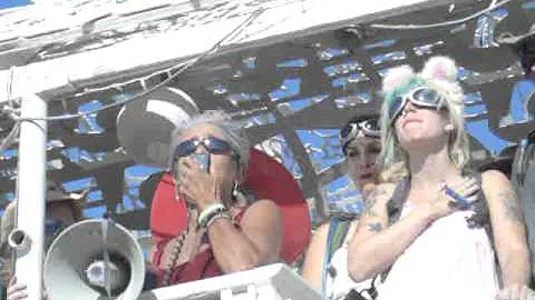 Damer.com: 6-Rev. Burning Man 2005, Temple Concert...