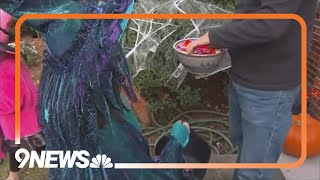 Proper etiquette while trick-or-treating