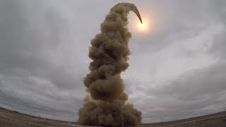 순식간에 하늘로 솟구치는 러 신형 ICBM 요격시스템,  모스크바를 노리는 미국 ICBM을 요격하기 위한 러 신형 대탄도미사일 시험 발사 영상
