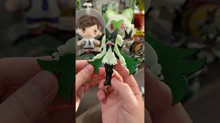 Transforming Sprigatito figure can change into Meowscarada! Thanks to @mecchajapan  #gifted