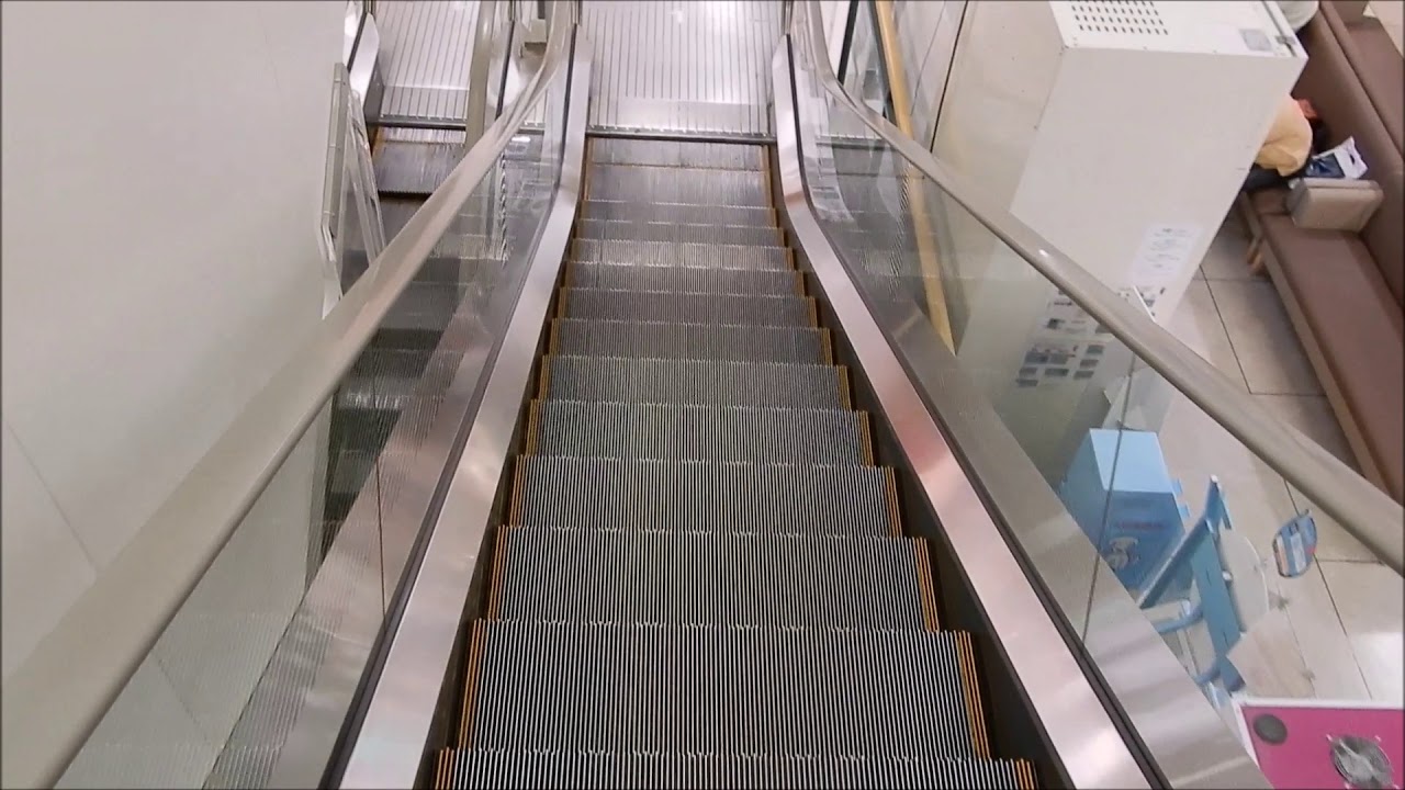 イオン清水店のエスカレーター